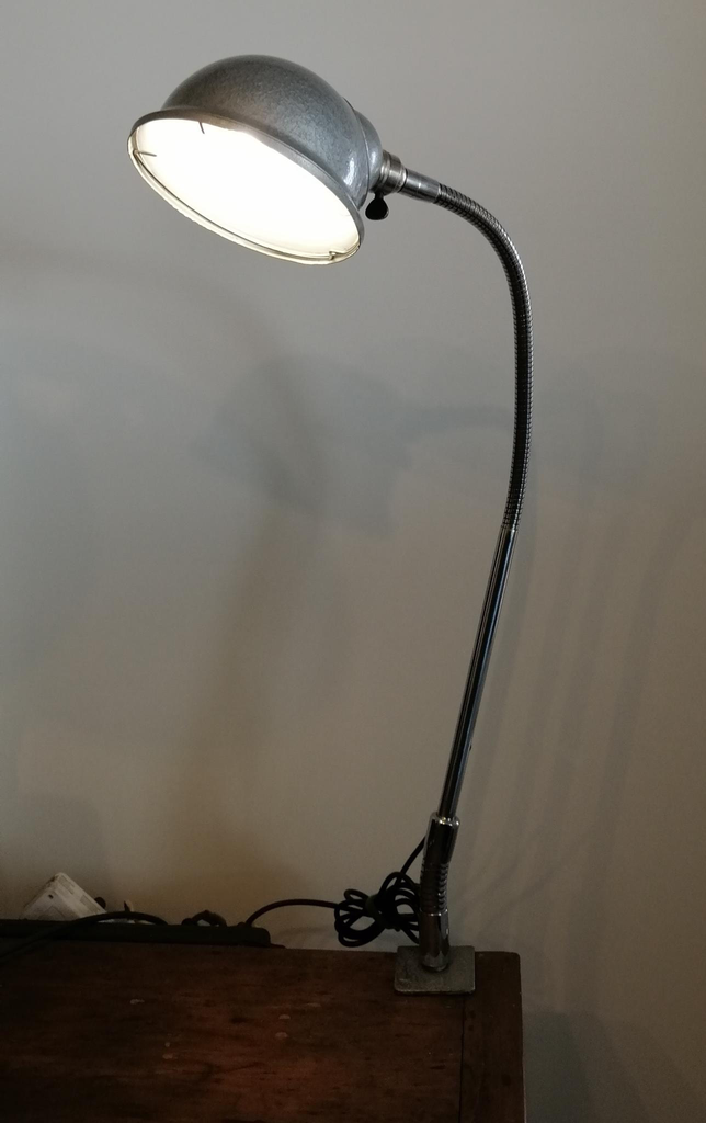 Lampe d'atelier avec verre bleu