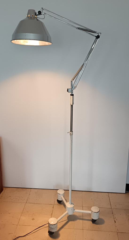 Lampe Equipoise sur roulettes DIA-MED