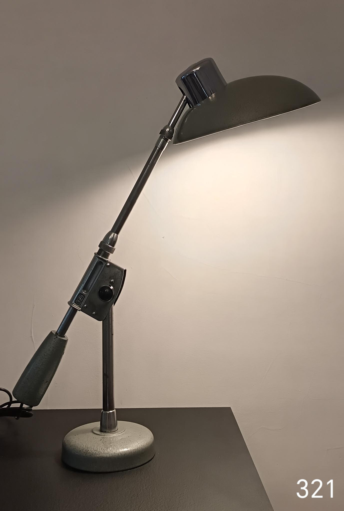 Lampe d'architecte SOLR sur socle