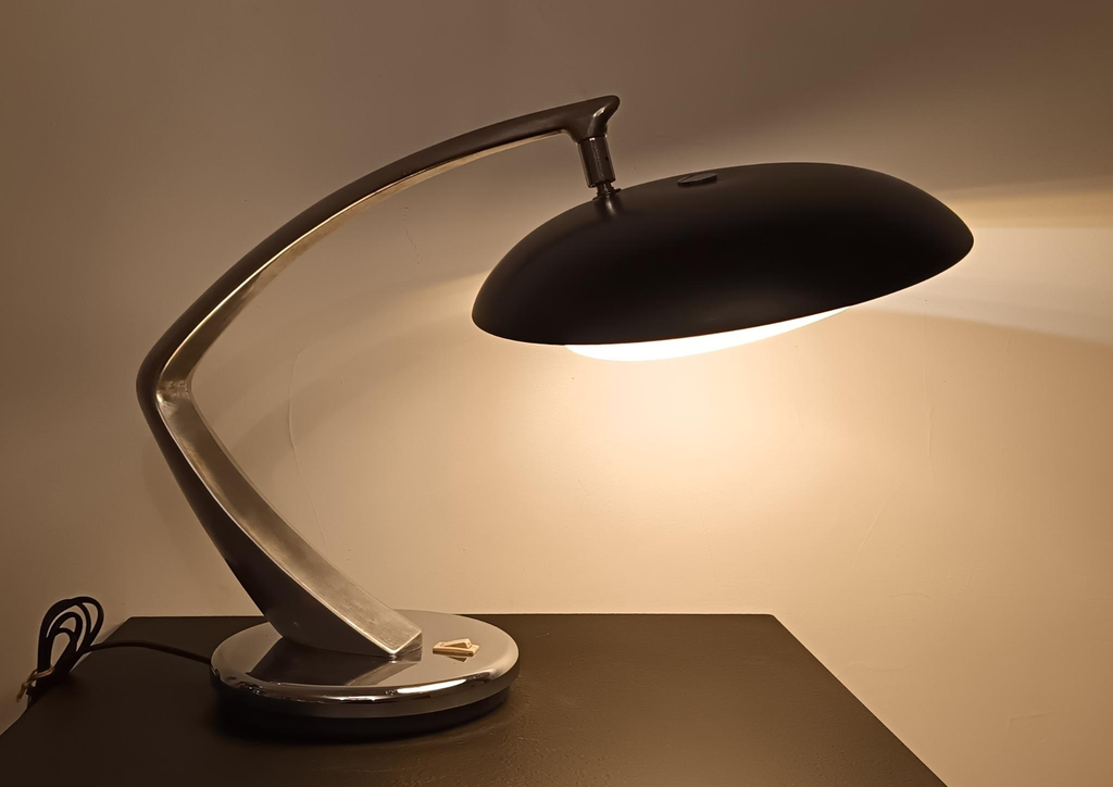 Lampe de bureau Fase Boomerang